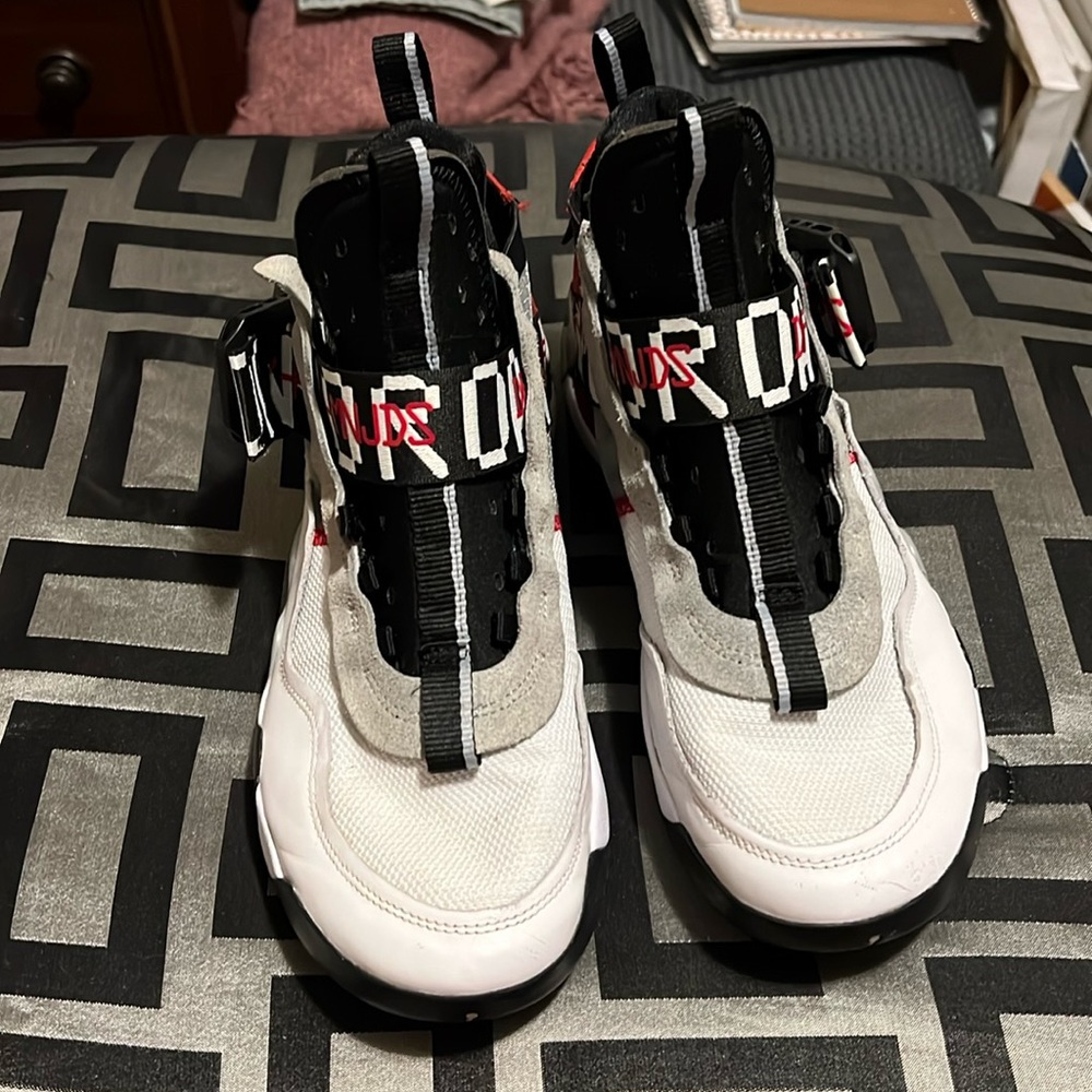 Jordan defy sp